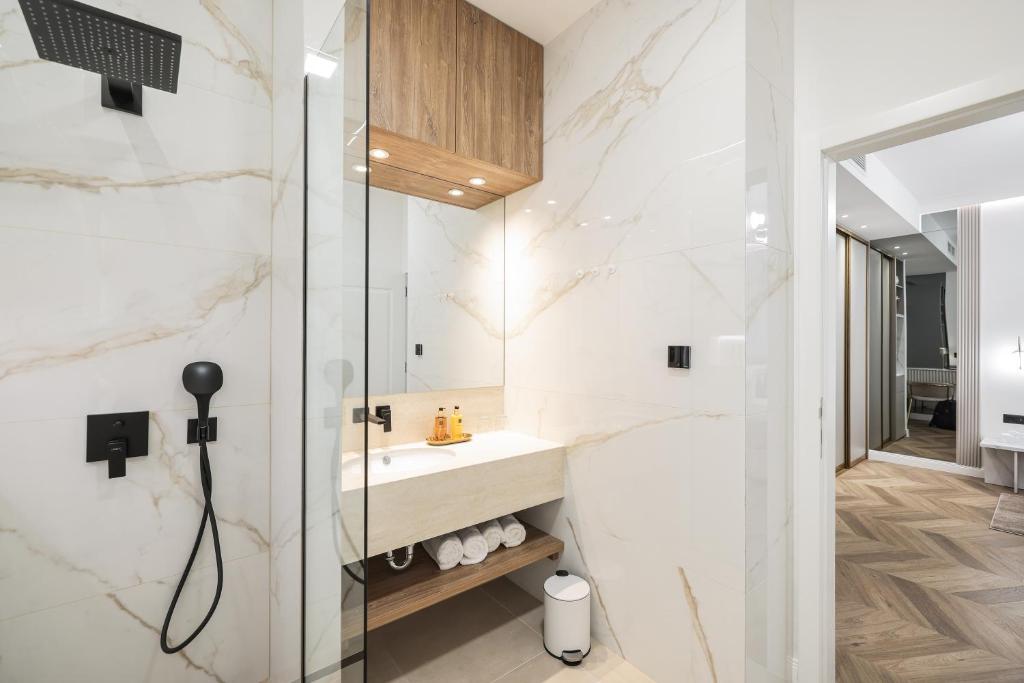 De Pusterla Luxury Rooms - 18