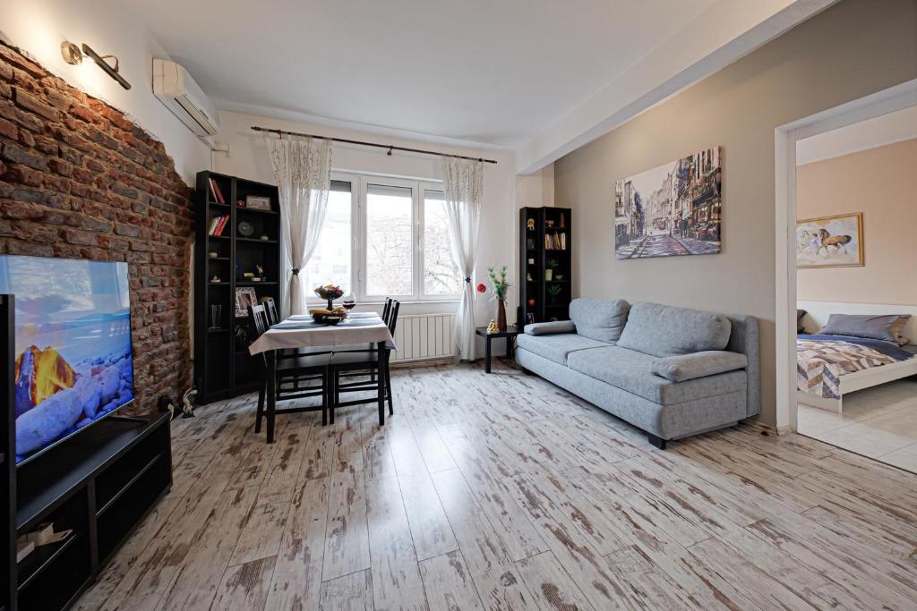 Urban Loft - Metro Access