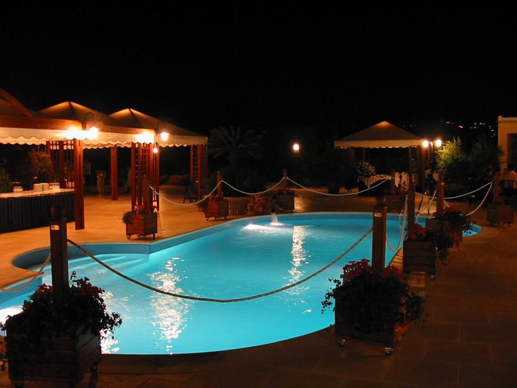 The swimming pool at or close to Hotel La Rotonda