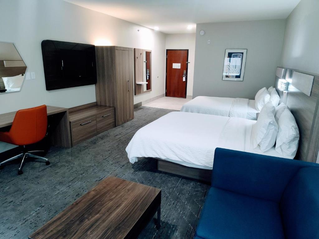 Postel nebo postele na pokoji v ubytování Holiday Inn Express Kenedy by IHG