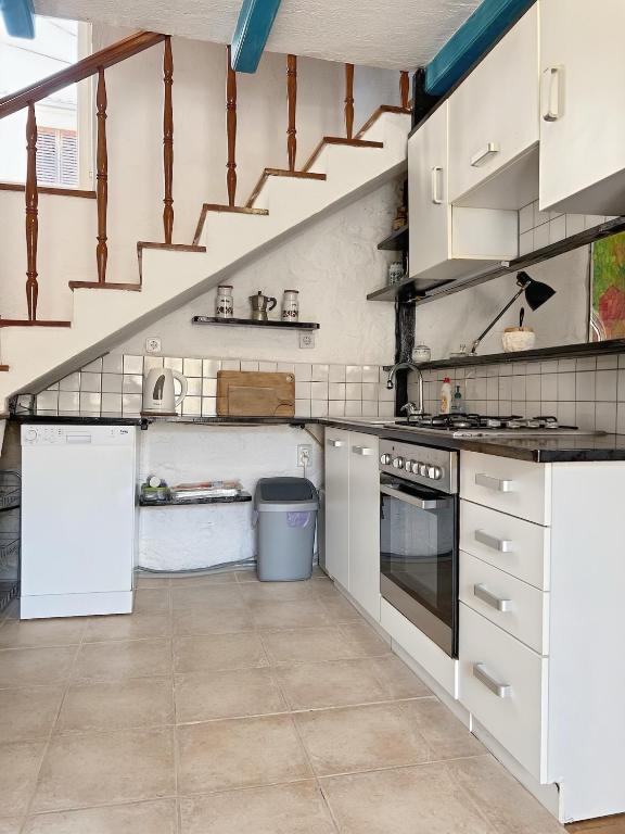 Kuchyňa alebo kuchynka v ubytovaní Apartment Dalmatera