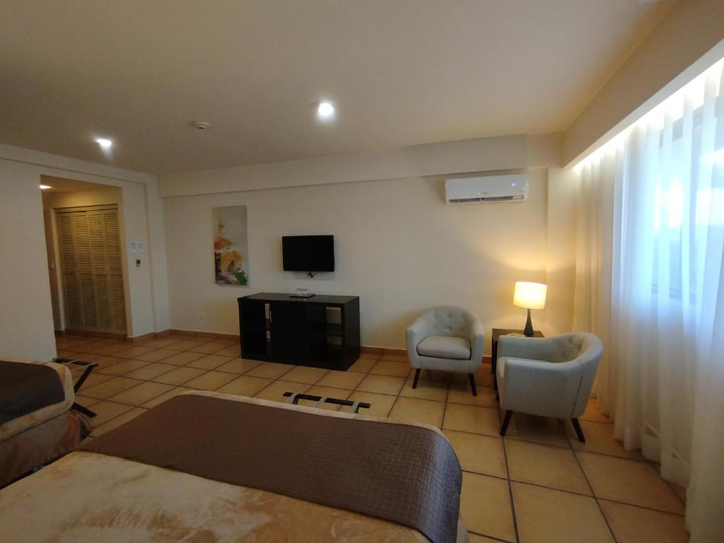TV a/nebo společenská místnost v ubytování Bella Luxury Suite in Coronado
