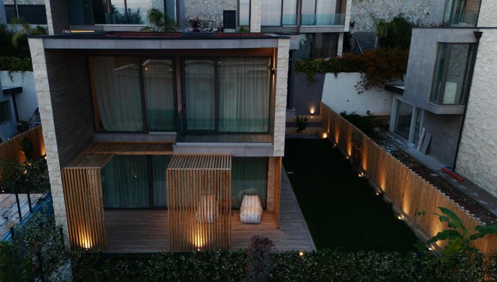 Sea Side Luxury Villa