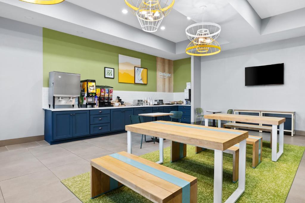 Spark by Hilton Homewood Birmingham photo