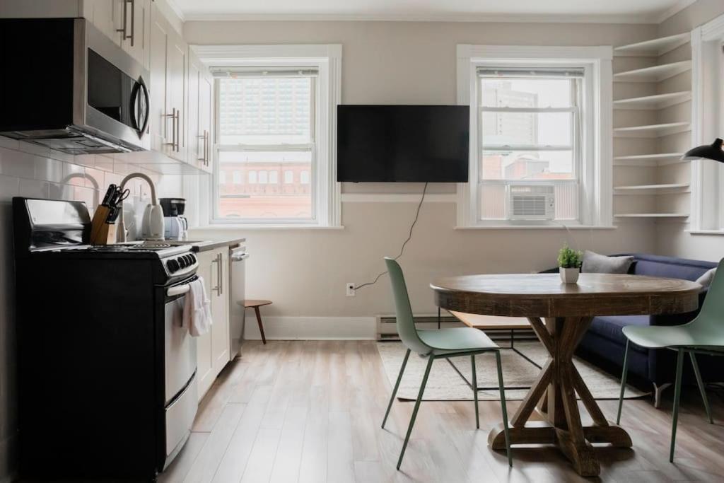 Køkken eller tekøkken på Centrally located 1bed Newbury Street