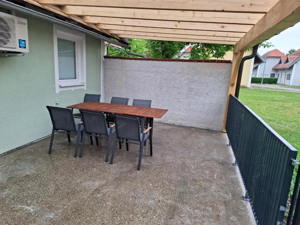 Patio nebo venkovní prostory v ubytování Apartma Zala