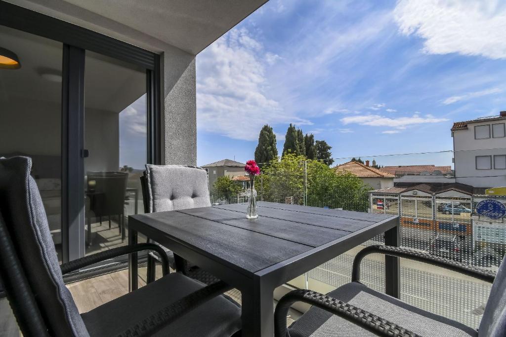 Apartments Castel L