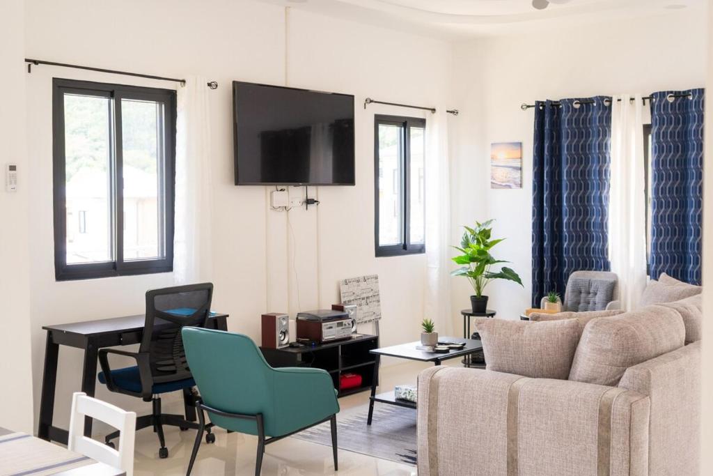 Gallery image of Oasis Retreat bungalow 3 minutes to Ocho Rios in Ocho Rios