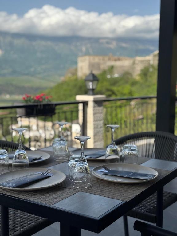 Nespecifikovaný výhled na hory nebo výhled na hory při pohledu z hotelu