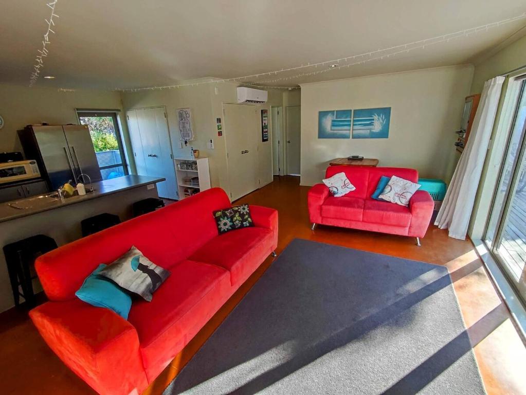 Χώρος καθιστικού στο Relax away on Quail Way