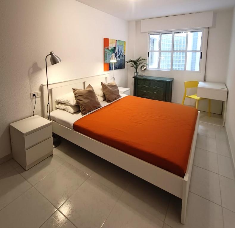 Beachfront Apartment with Sea View Balcony - Torrevieja PMT15