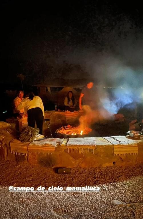 Gril dostupný pro hosty v luxury tent