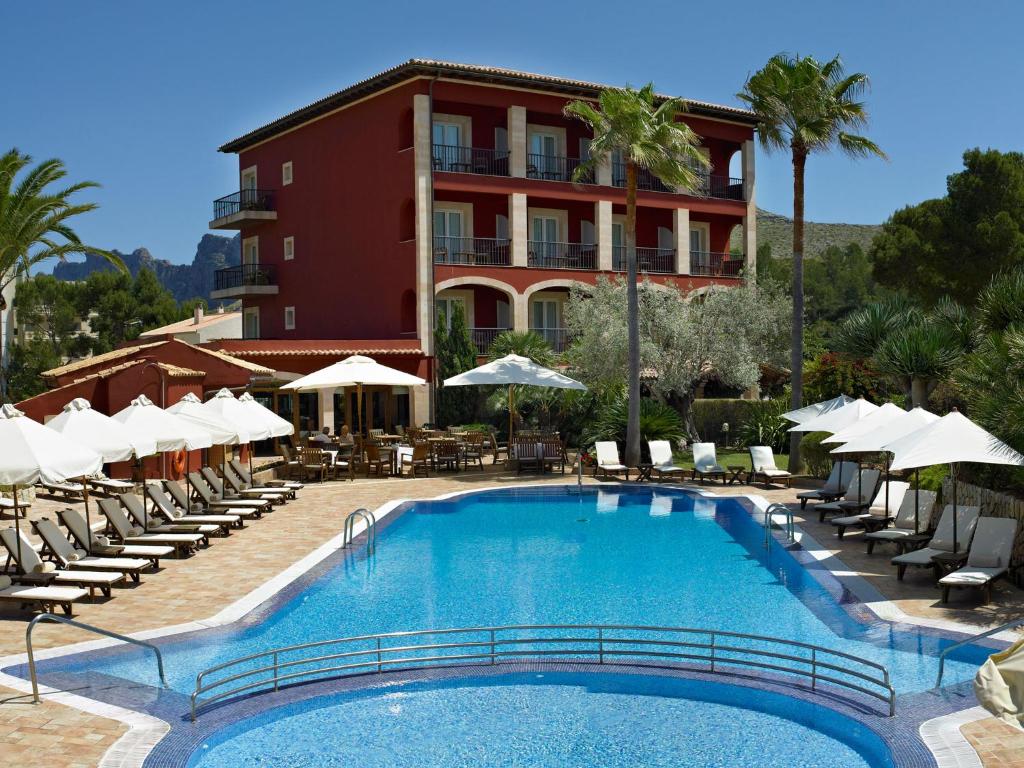 Bazén v ubytování Hotel Cala Sant Vicenç - Adults Only nebo v jeho okolí