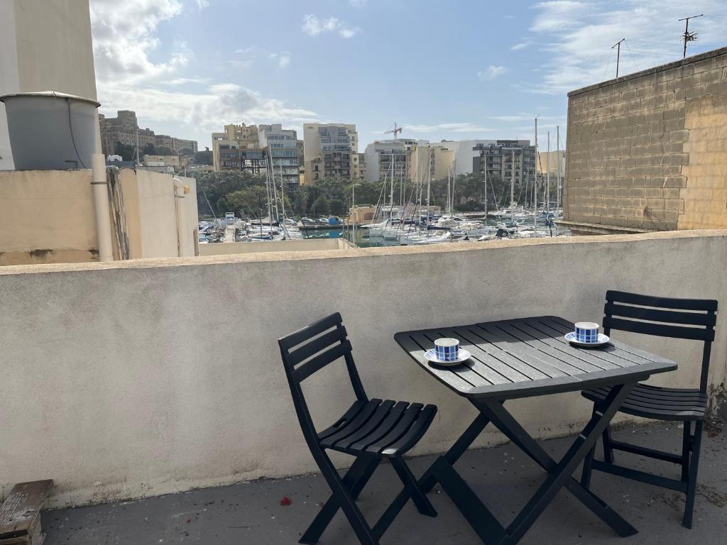 Balkón nebo terasa v ubytování Bohemian suite penthouse close to Sliema and Valletta