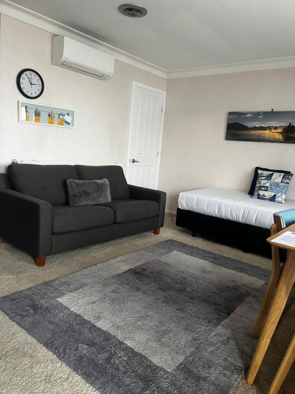 Χώρος καθιστικού στο ASURE Surrey Court Motel Invercargill