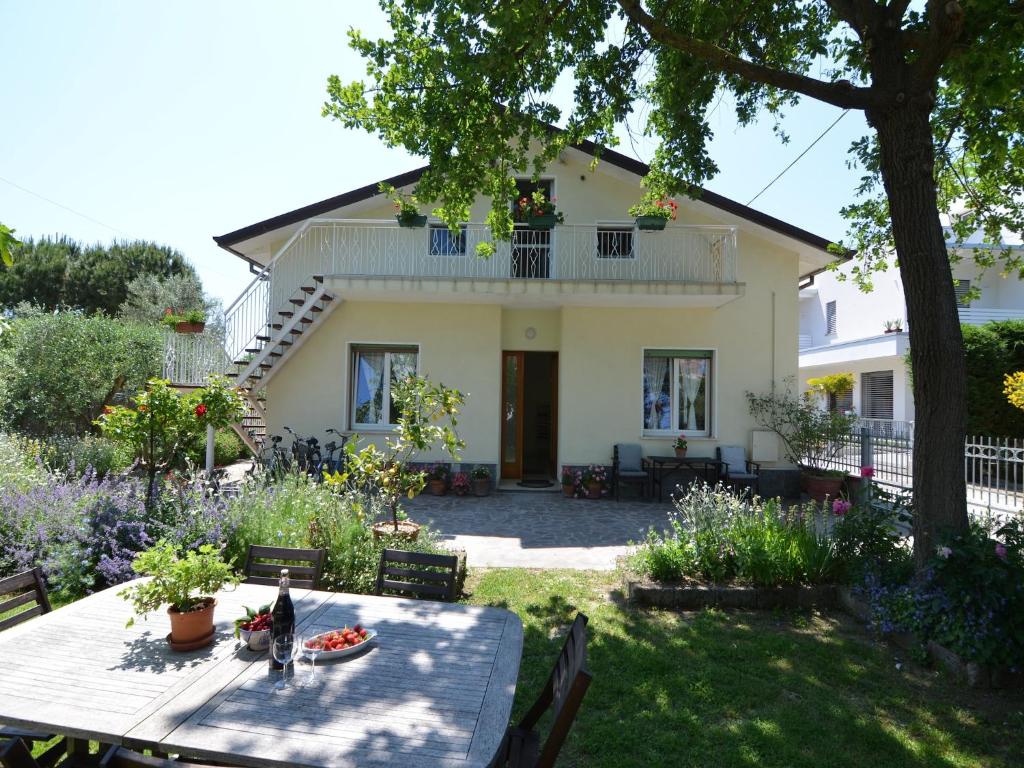 Ogród w obiekcie Apartment in Gatteo near Adriatic Beach