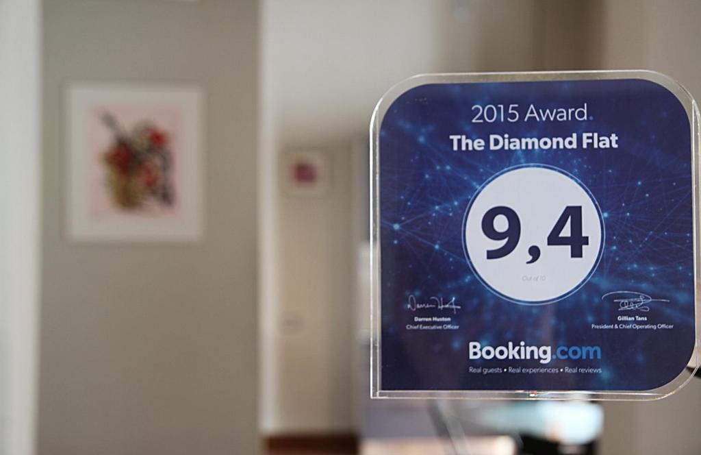 Certyfikat, podpis lub inny dokument wystawiony w obiekcie The Diamond Flat