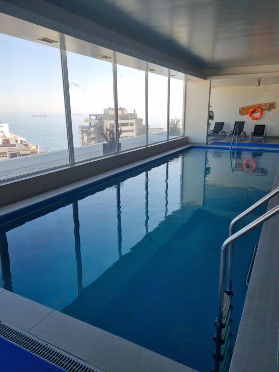 Bazén v ubytování Delpinopropiedades 9 norte 450 entre 2 y 3 Poniente nebo v jeho okolí