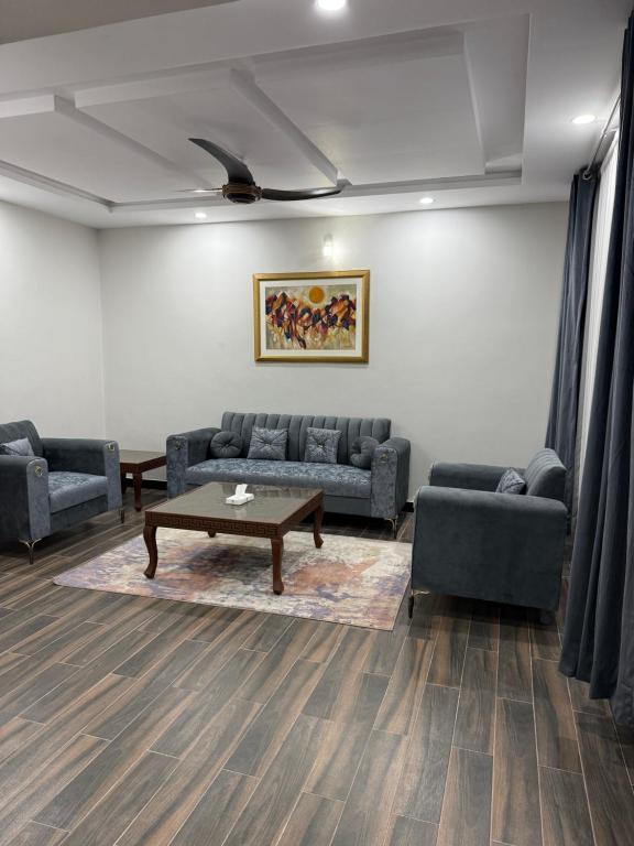 Posezení v ubytování Harriot Hotel Skardu