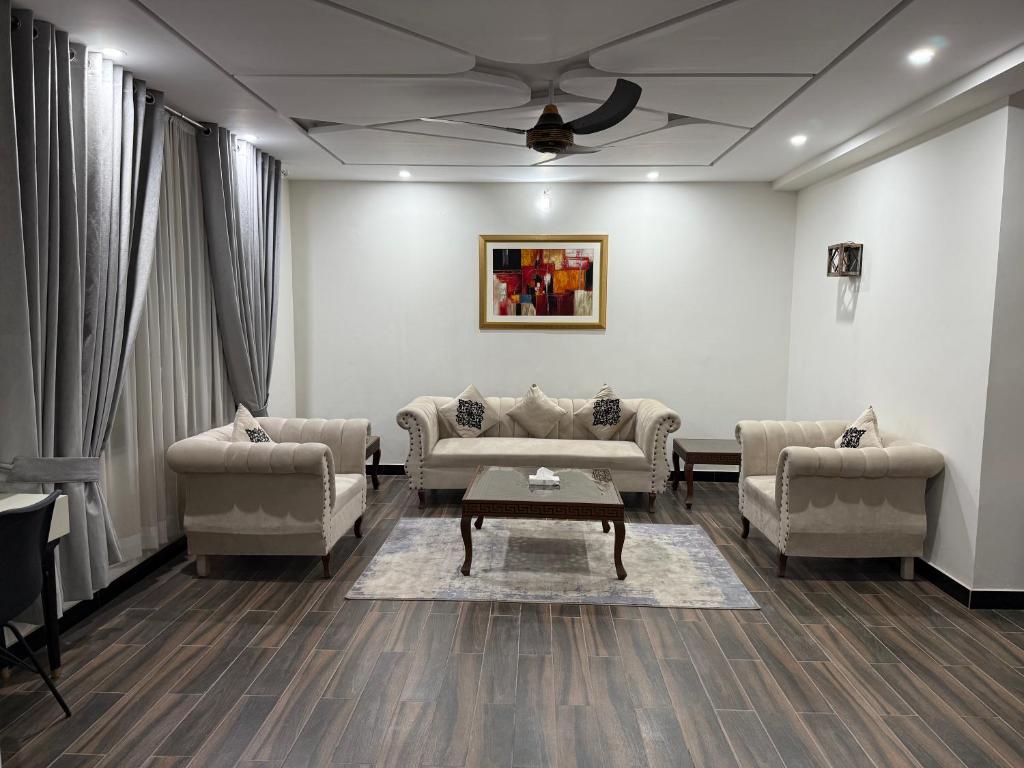 Posezení v ubytování Harriot Hotel Skardu
