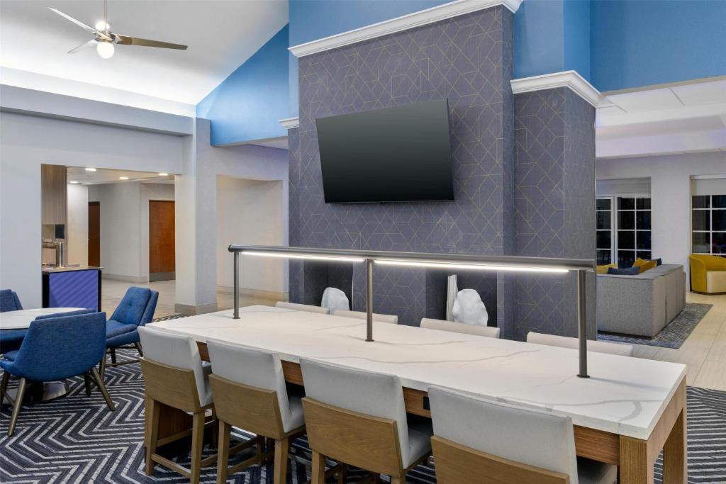 Homewood Suites by Hilton Orlando-UCF Area photo