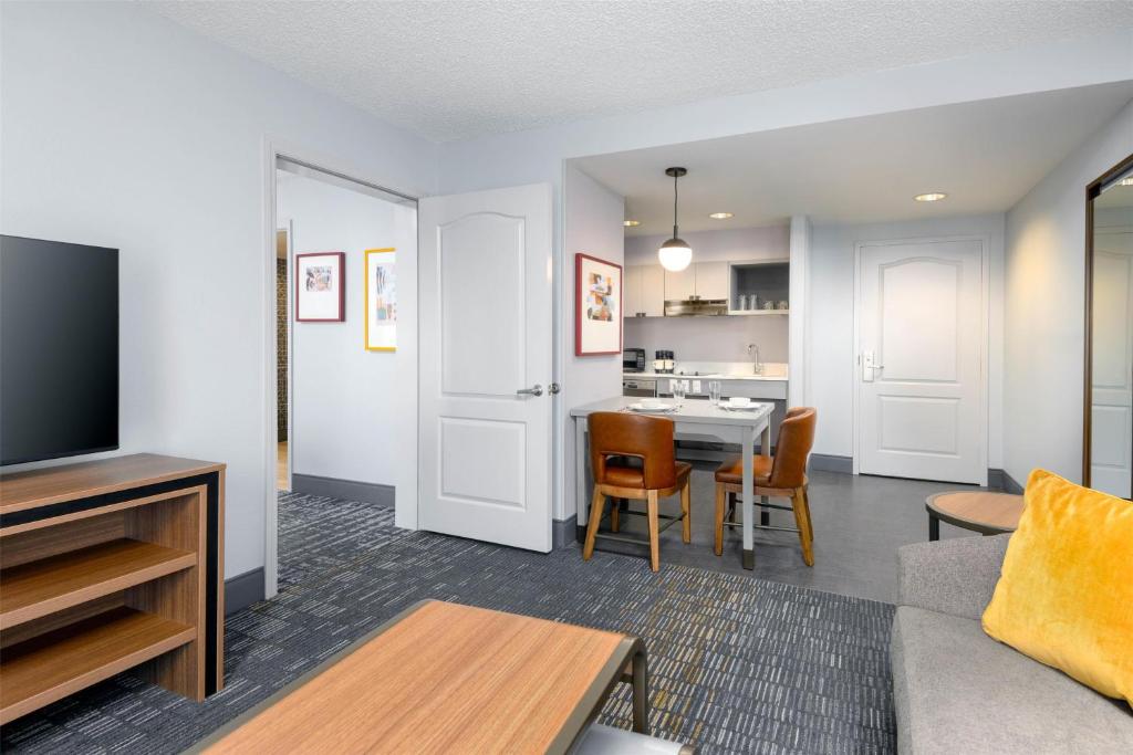 Homewood Suites by Hilton Orlando-UCF Area photo