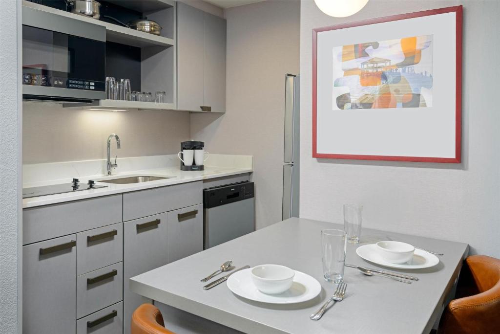 Homewood Suites by Hilton Orlando-UCF Area photo