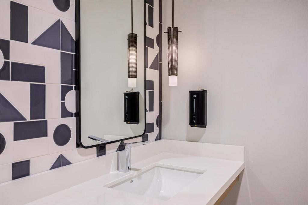 Home2 Suites By Hilton Smithfield Selma photo