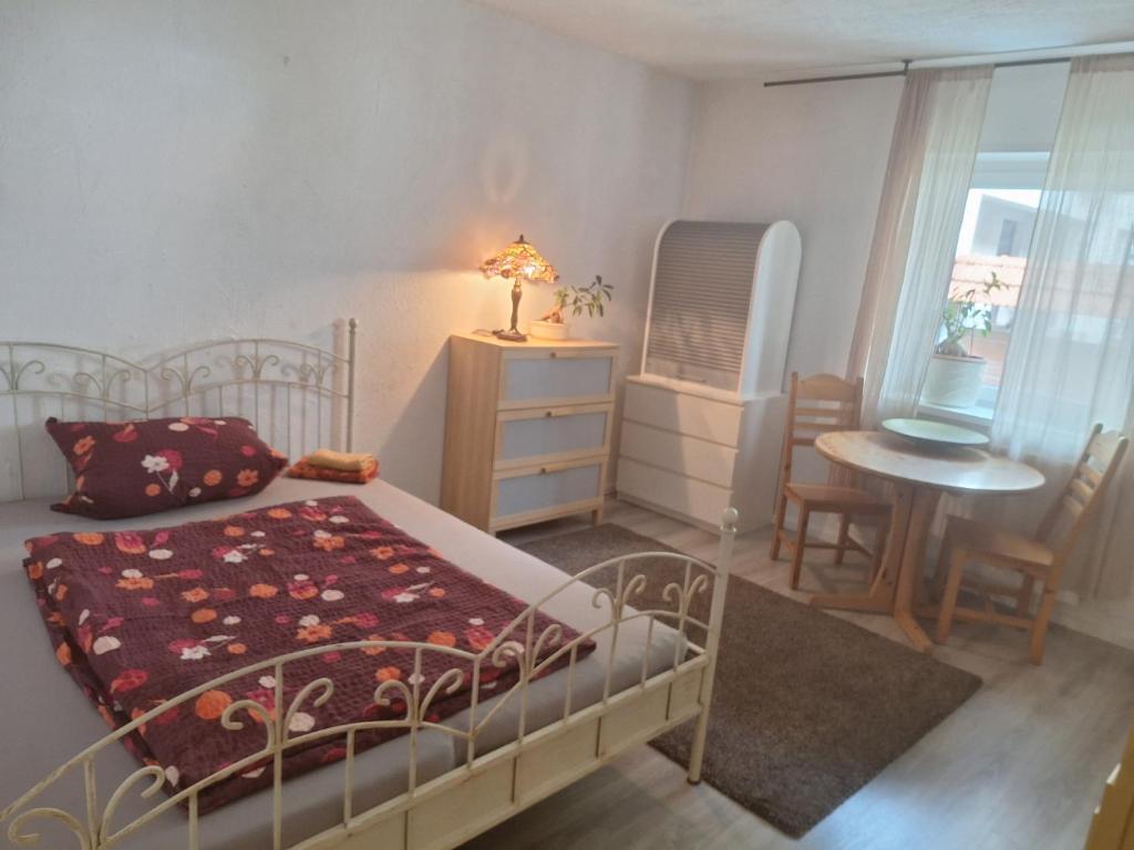Haus oberotterbach - Triple Room With Shared Bathroom