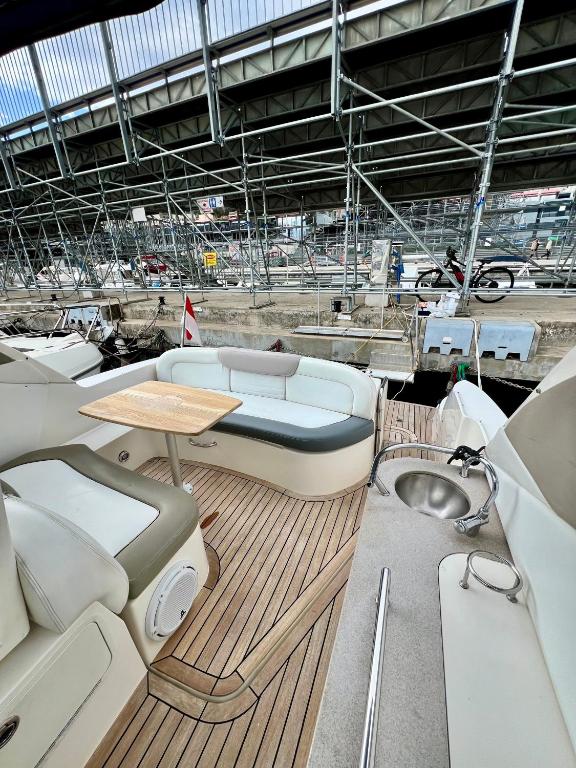 Posezení v ubytování LUXURY BOAT in MONACO