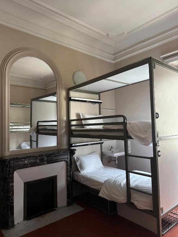 
Quadruple Room – Shared Bathroom
