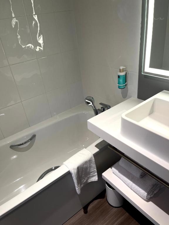 Koupelna v ubytování Novotel Suites Clermont Ferrand Polydome