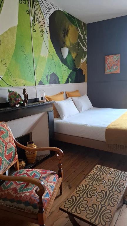 Le Clos'art - Triple Room With Private Bathroom