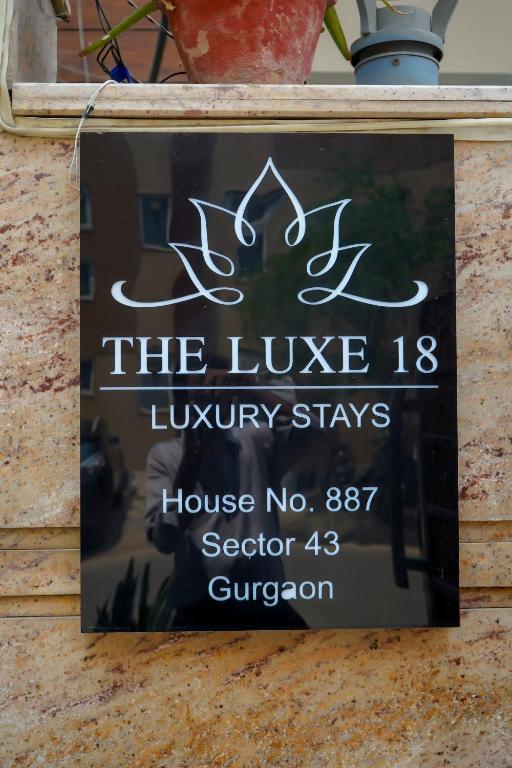 Certifikát, hodnocení, plakát nebo jiný dokument vystavený v ubytování Hotel The Luxe 18 - Golf Course Road