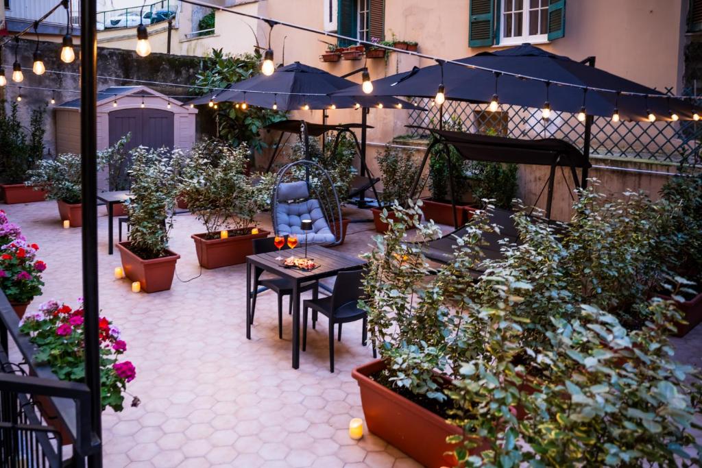 Zahrada ubytování Salvator Rosa Rooms - Di fronte alla Metro, Terrazza & Self Check in