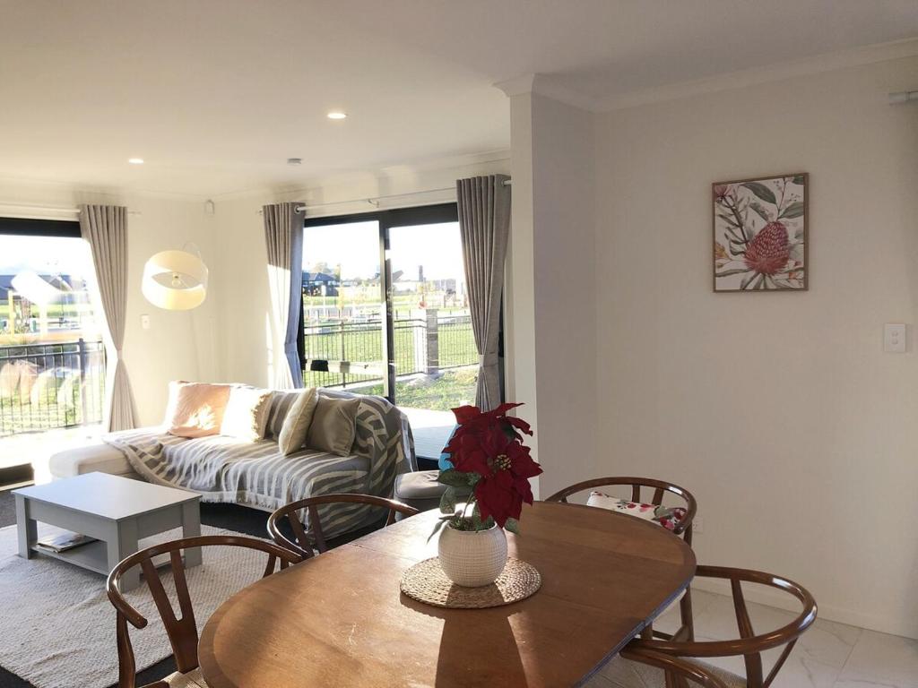 Parkside Retreat Spanking New 5 Bedrooms 3 Baths - Resim 9