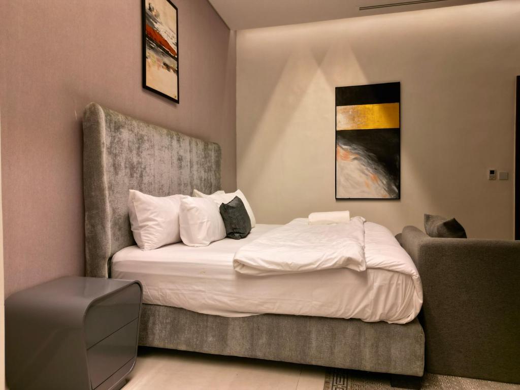 Postel nebo postele na pokoji v ubytování Studio room in Ikeja