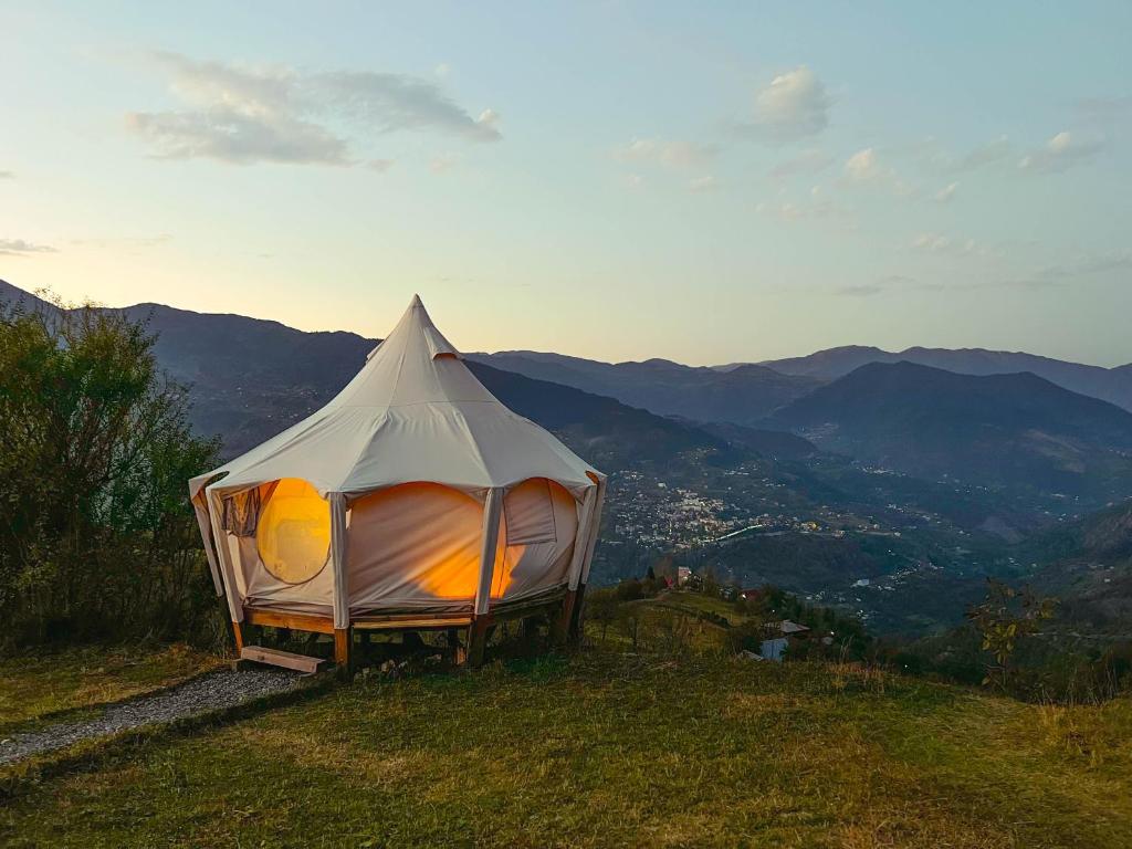 Příroda nedaleko luxury tent