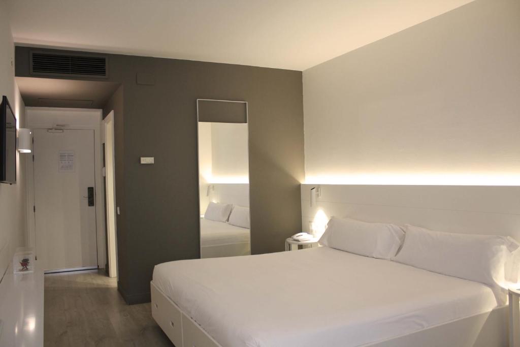 Pol & Grace Hotel - Resim 34