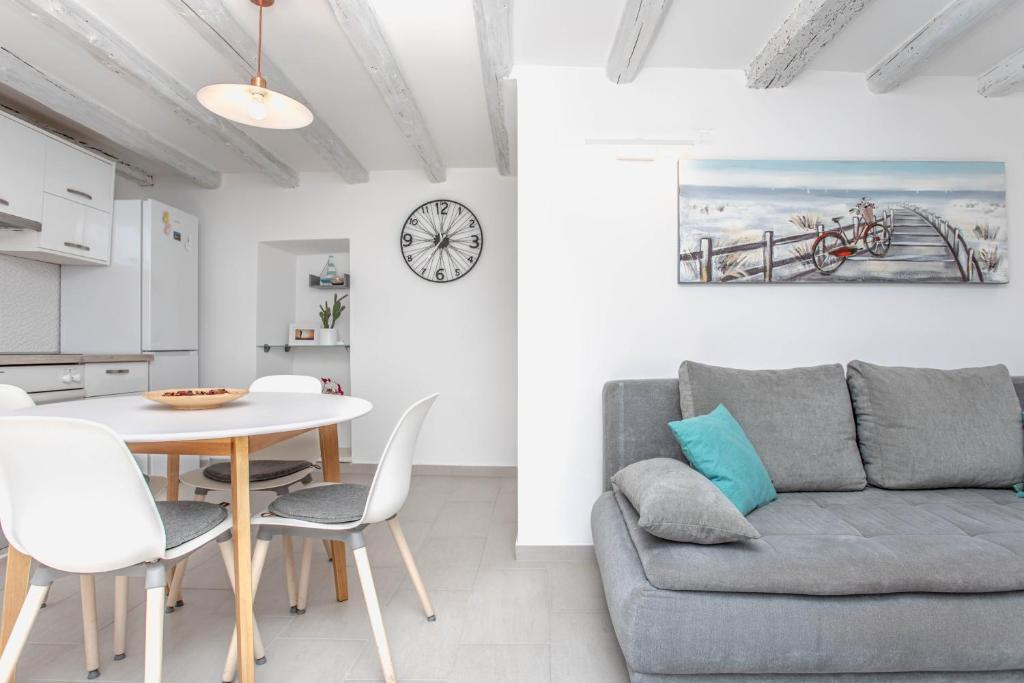Kuchyňa alebo kuchynka v ubytovaní Apartman Dioniz