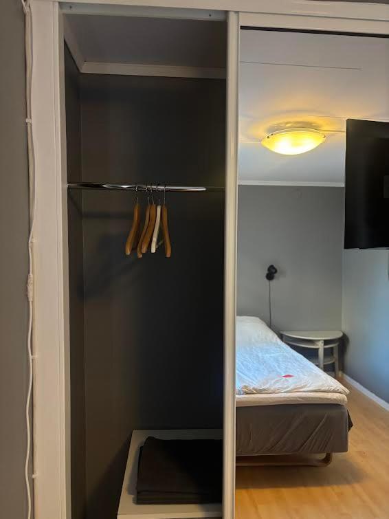 Postel nebo postele na pokoji v ubytování Rum mitt stan