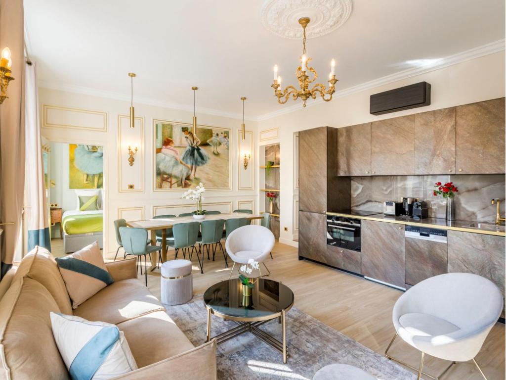 Kuchyňa alebo kuchynka v ubytovaní Merveil - Luxury Suite - Louvre - Opera I