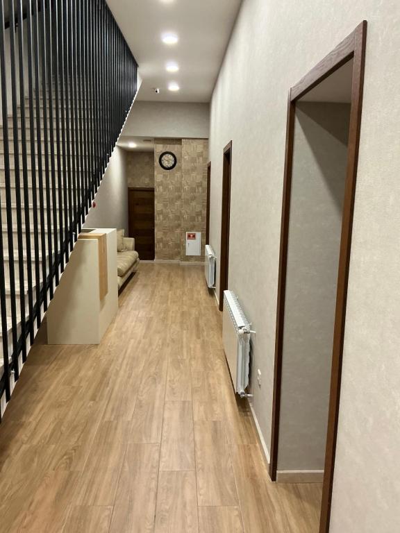 Ένα μπάνιο στο Hotel 717 Kazbegi