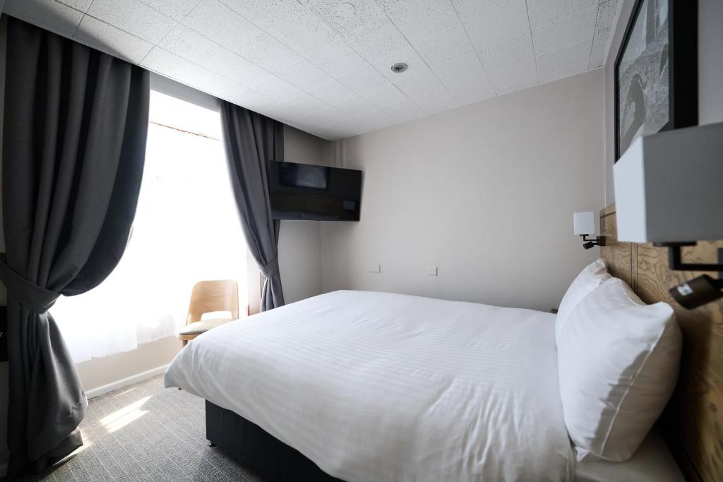 White Hart, Exeter by Marston's Inns - Resim 9