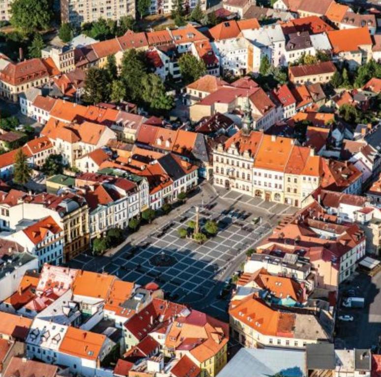 Nespecifikovaný výhled na destinaci Česká Lípa nebo výhled na město při pohledu z apartmánu