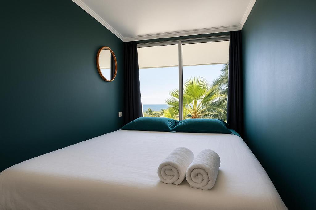 Postel nebo postele na pokoji v ubytování Luxueux appartement - vue mer - piscine - free parking - Monaco
