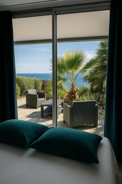 Postel nebo postele na pokoji v ubytování Luxueux appartement - vue mer - piscine - free parking - Monaco