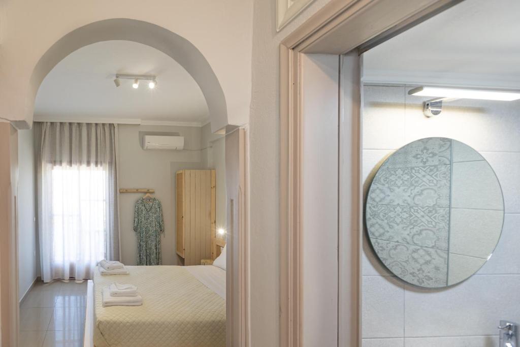 Posteľ alebo postele v izbe v ubytovaní Filoxenia Apartments 2