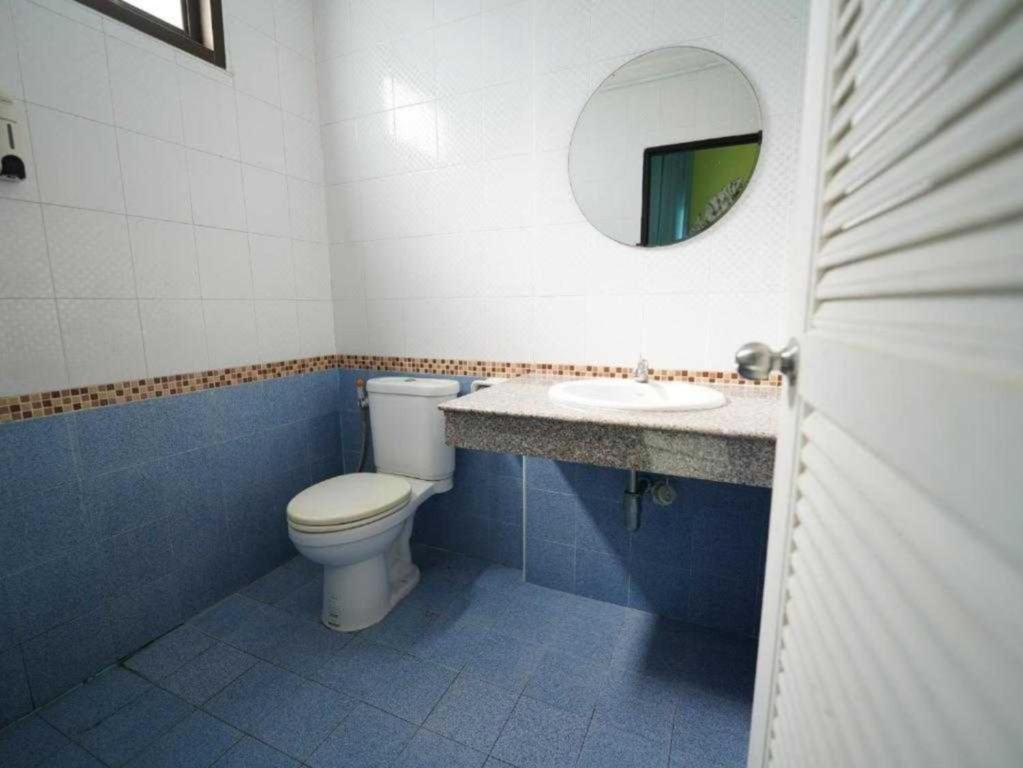 RQ Phuket Patong Beach by Collection O - Resim 28