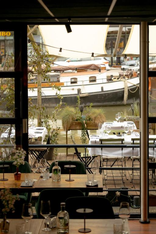 FLOATS by H2OTEL Rotterdam - Resim 26